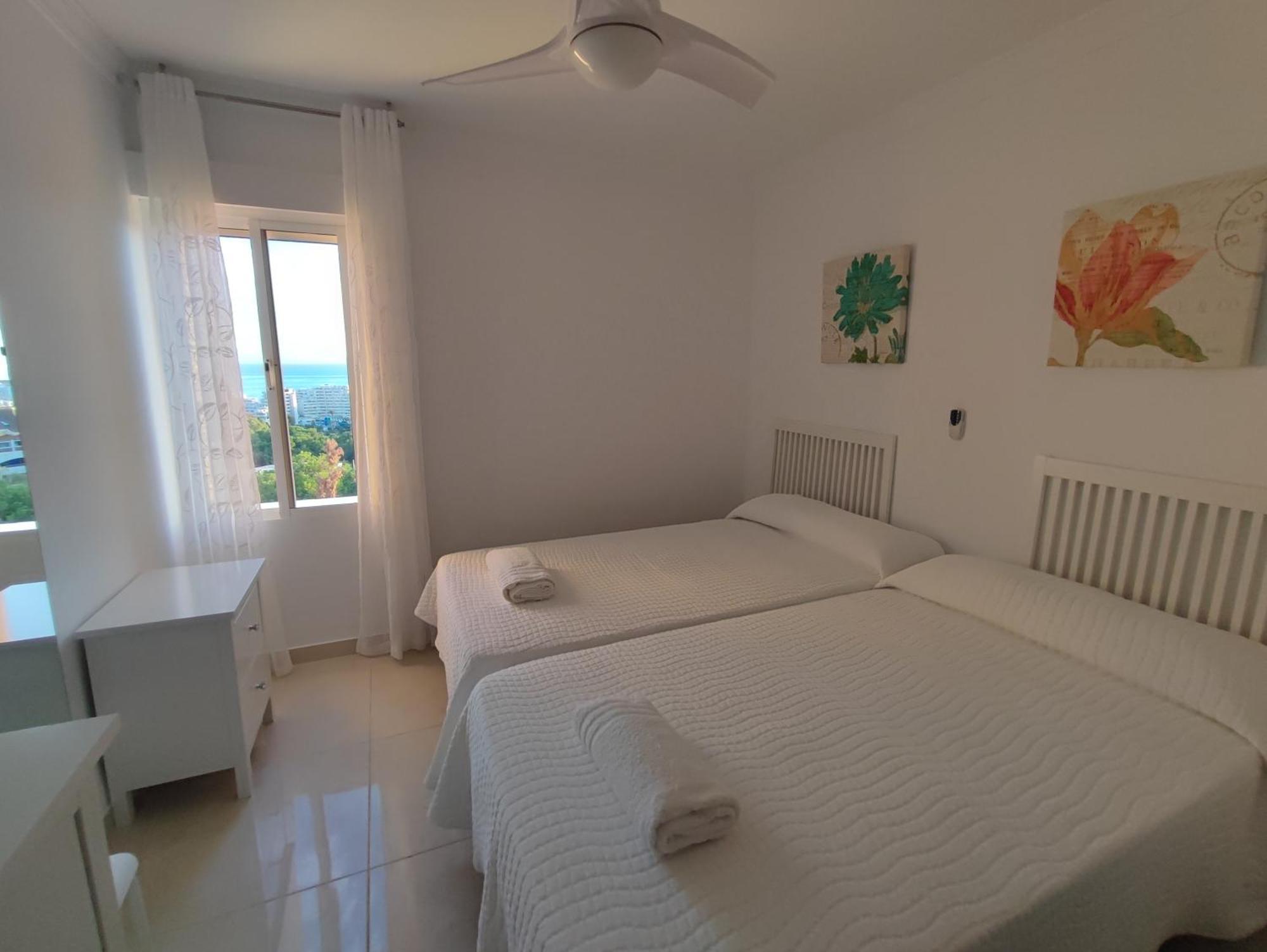 Hercules Paradise 531 Apartamento Con Vistas Al Mar Mediterraneo En Benalmadena A Pasos Del Centro Y Su Vibrante Zona Comercial Disfruta De Una Experiencia Unica En La Costa Del Sol Malaga Andalucia Well-Connected To The Airport Εξωτερικό φωτογραφία