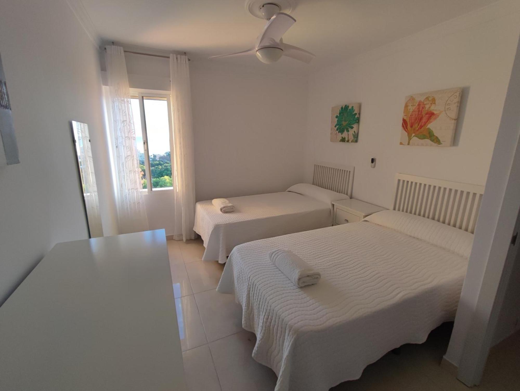 Hercules Paradise 531 Apartamento Con Vistas Al Mar Mediterraneo En Benalmadena A Pasos Del Centro Y Su Vibrante Zona Comercial Disfruta De Una Experiencia Unica En La Costa Del Sol Malaga Andalucia Well-Connected To The Airport Εξωτερικό φωτογραφία